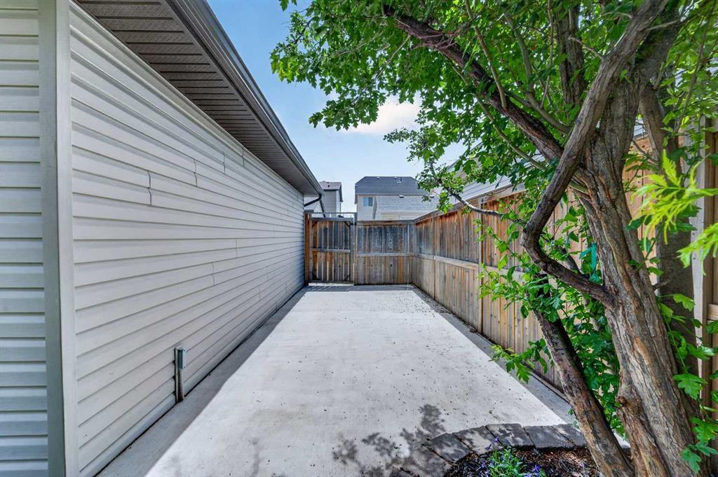 249 Elgin Manor Se, Calgary, AB - Outdoor With Exterior