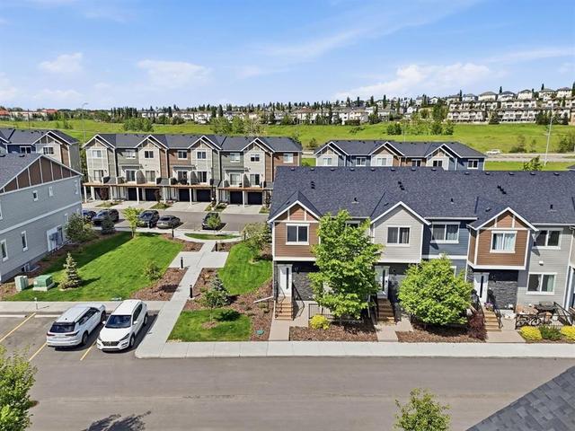 15 Tuscany Summit Square NW Calgary, AB T3L 0G1
