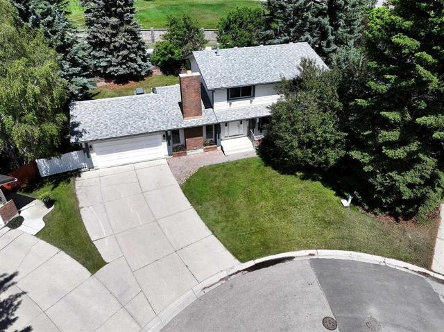 540 Varsity Estates Place NWCalgary, AB T3B 3C1