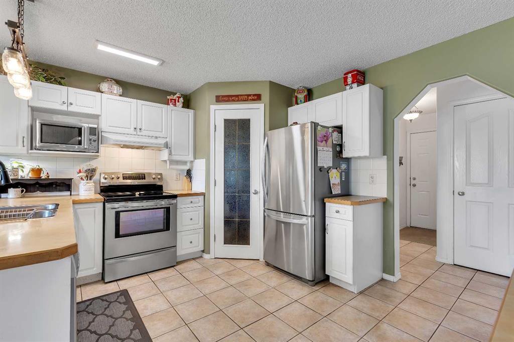 626 Saddlecreek Way Ne, Calgary, AB 