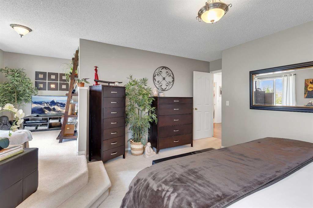 626 Saddlecreek Way Ne, Calgary, AB 