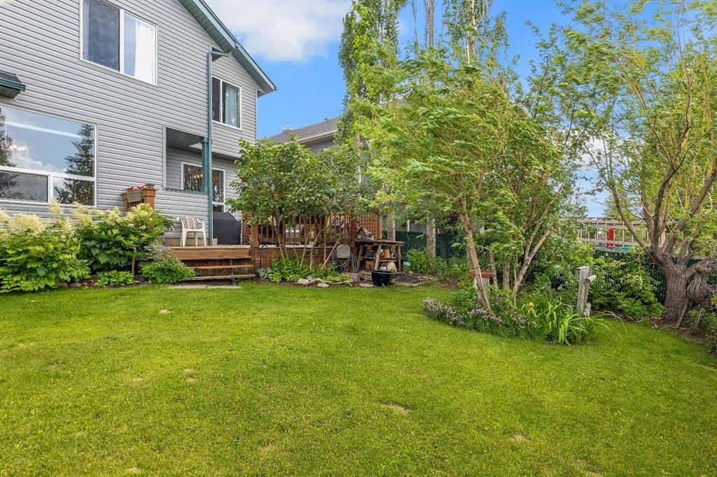 626 Saddlecreek Way Ne, Calgary, AB 