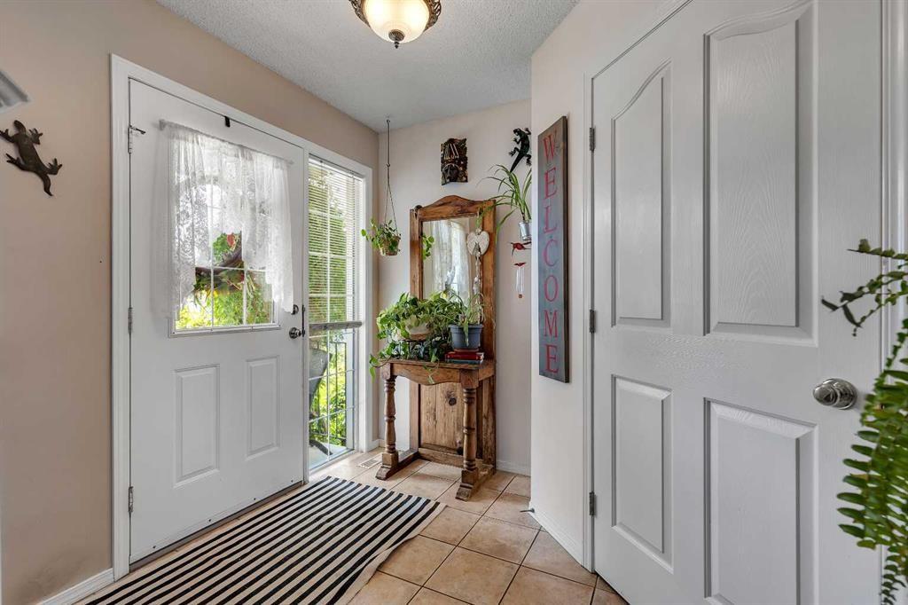626 Saddlecreek Way Ne, Calgary, AB 