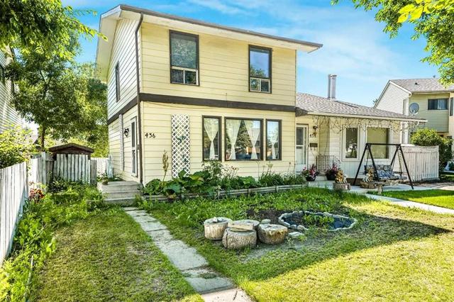 436 Templewood Place NE Calgary, AB T1Y 4A9