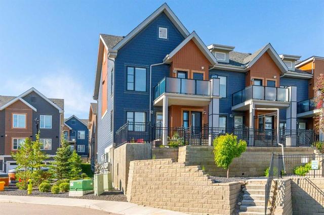 271 Livingston Common NE Calgary, AB T3P 1K1