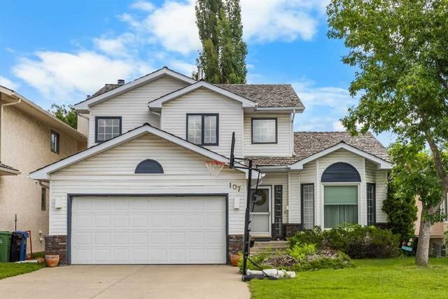 107 Hampshire Close NW Calgary, AB T3A 4X9
