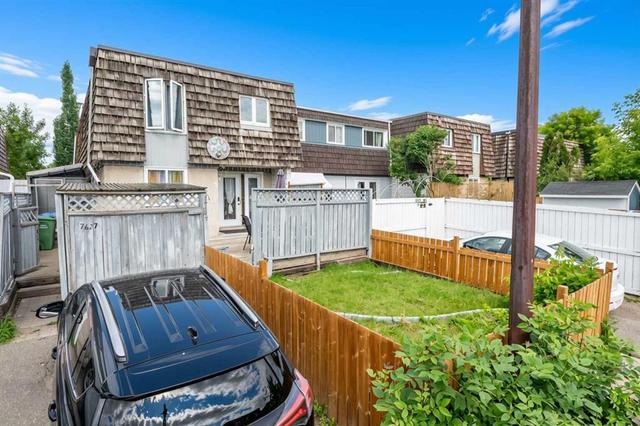 7627 24A Street SE Calgary, AB T2C 0Z8