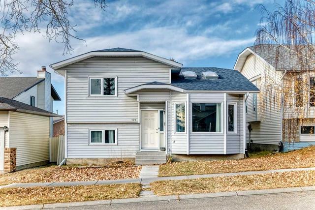 179 Hawkwood Boulevard NW Calgary, AB T2R 0B3