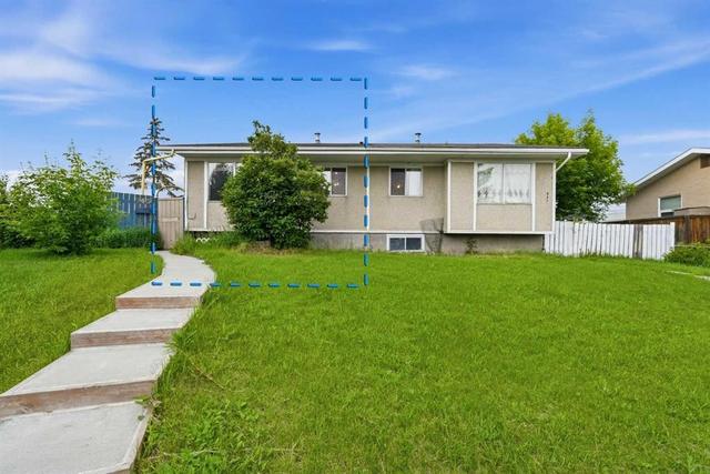 945 Marcombe Drive NE Calgary, AB T2A 3H2