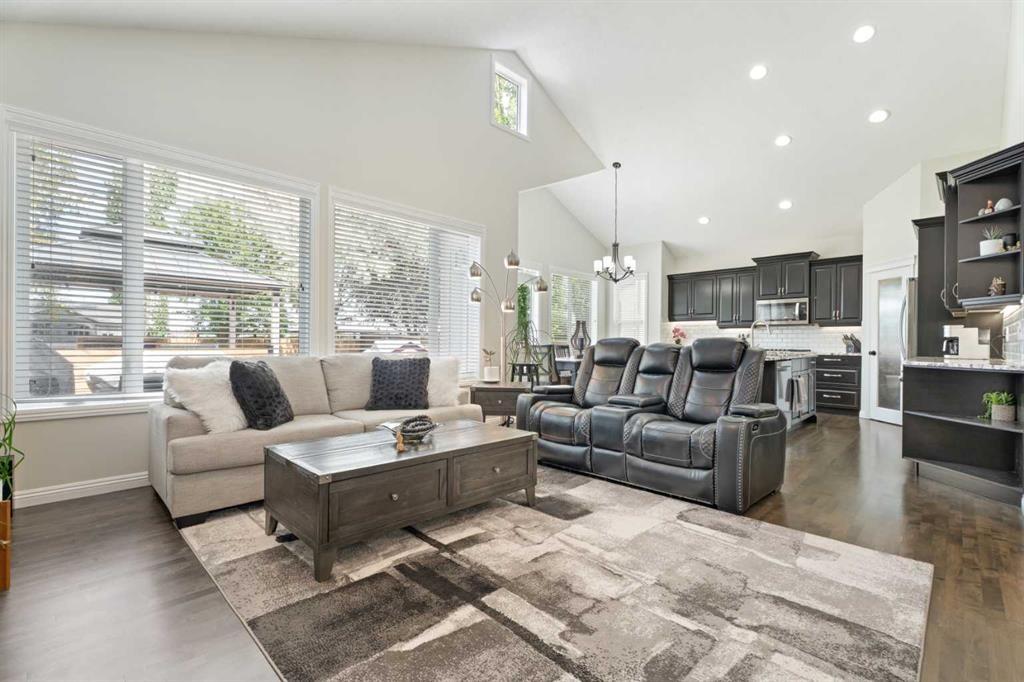 161 Cranleigh Bay Se, Calgary, AB - Indoor Photo Showing Living Room