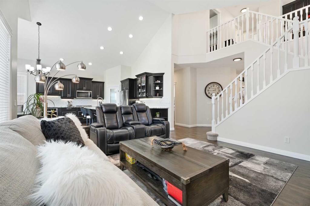161 Cranleigh Bay Se, Calgary, AB - Indoor Photo Showing Living Room