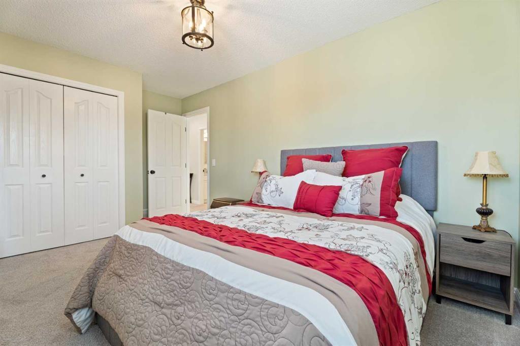 161 Cranleigh Bay Se, Calgary, AB - Indoor Photo Showing Bedroom