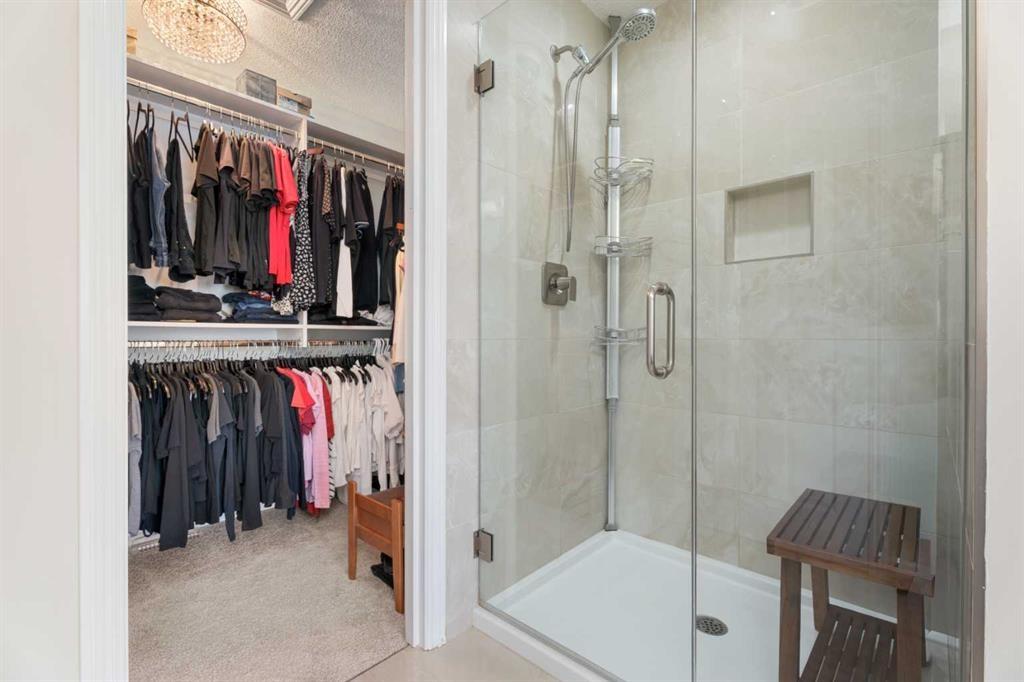 161 Cranleigh Bay Se, Calgary, AB - Indoor Photo Showing Bathroom
