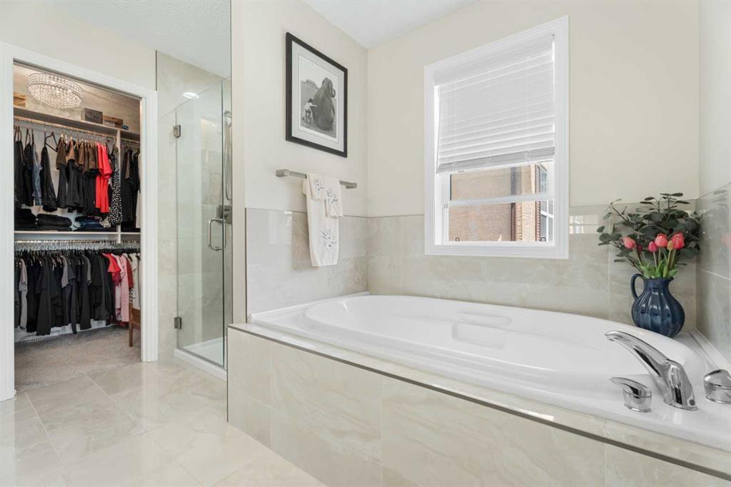 161 Cranleigh Bay Se, Calgary, AB - Indoor Photo Showing Bathroom