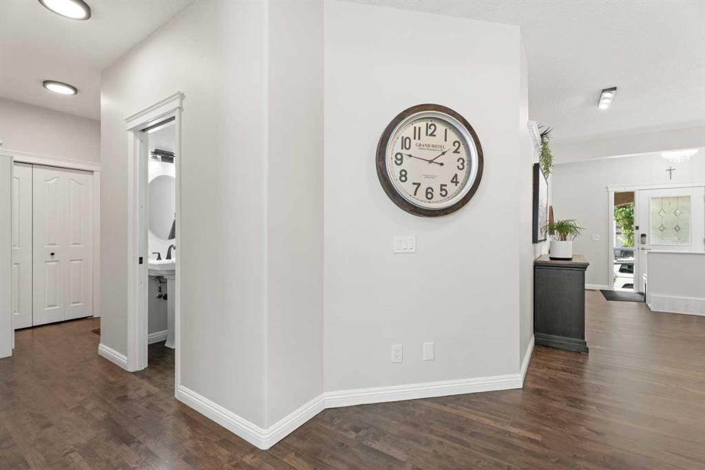 161 Cranleigh Bay Se, Calgary, AB - Indoor Photo Showing Other Room