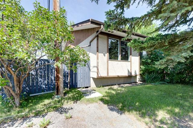 933 Marcombe Drive NE Calgary, AB T2A 3H2
