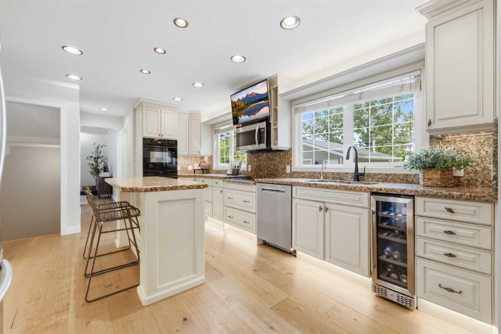 20 Mapleglade Close Se, Calgary, AB - Indoor Photo Showing Kitchen With Upgraded Kitchen