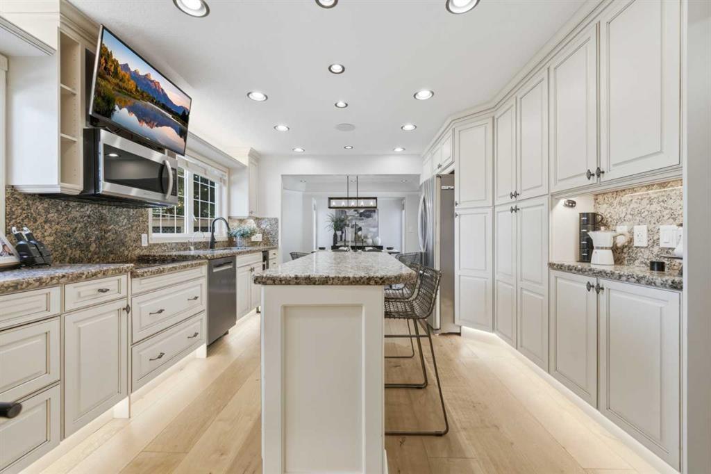 20 Mapleglade Close Se, Calgary, AB - Indoor Photo Showing Kitchen With Upgraded Kitchen