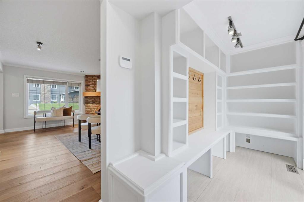 20 Mapleglade Close Se, Calgary, AB - Indoor Photo Showing Other Room