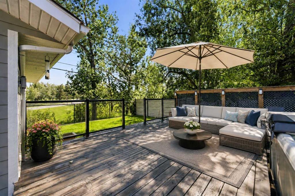 20 Mapleglade Close Se, Calgary, AB - Outdoor With Deck Patio Veranda