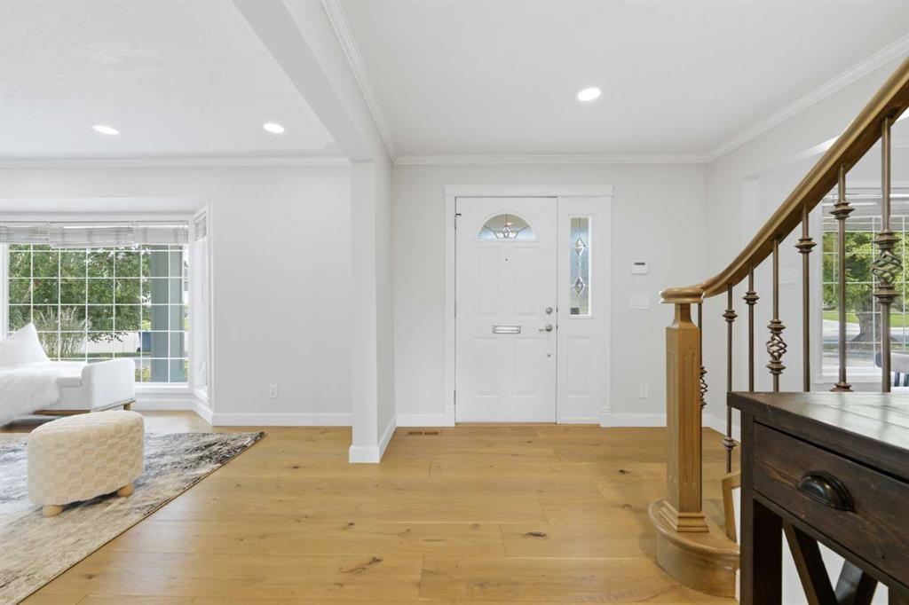 20 Mapleglade Close Se, Calgary, AB - Indoor