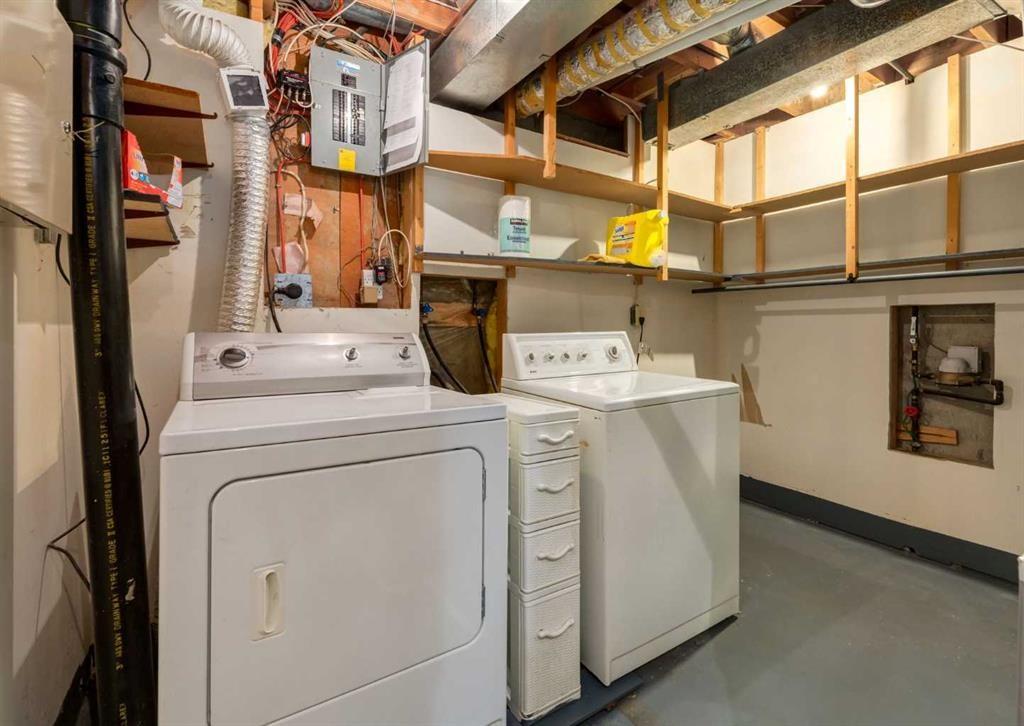 224 Edgedale Drive Nw, Calgary, AB - Indoor Photo Showing Laundry Room