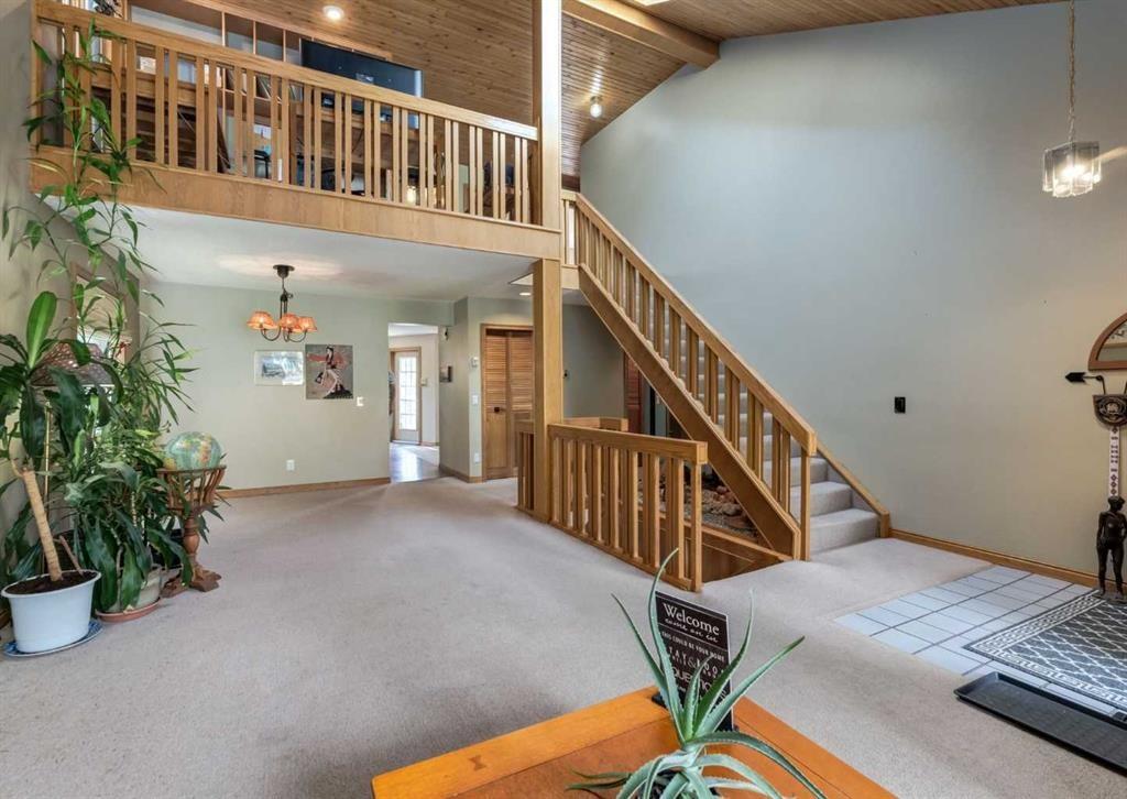 224 Edgedale Drive Nw, Calgary, AB - Indoor Photo Showing Other Room