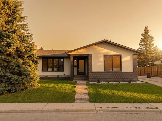 4904 Valiant Drive NWCalgary, AB T3A 1X2