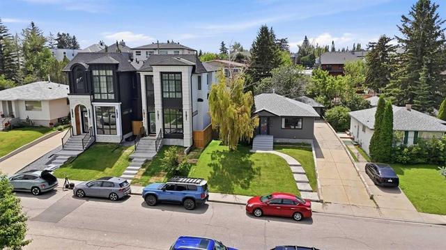 2119 22 Avenue SW Calgary, AB T2T 0S6