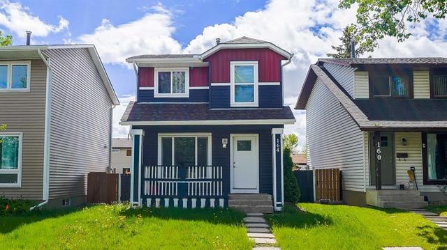 164 Castlegreen Close NE Calgary, AB T3J 1Y6