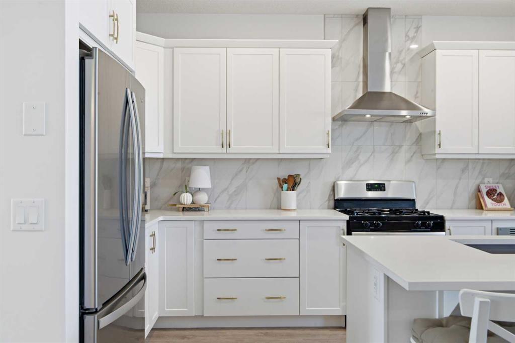 406 Masters Road Se, Calgary, AB - Indoor Photo Showing Kitchen