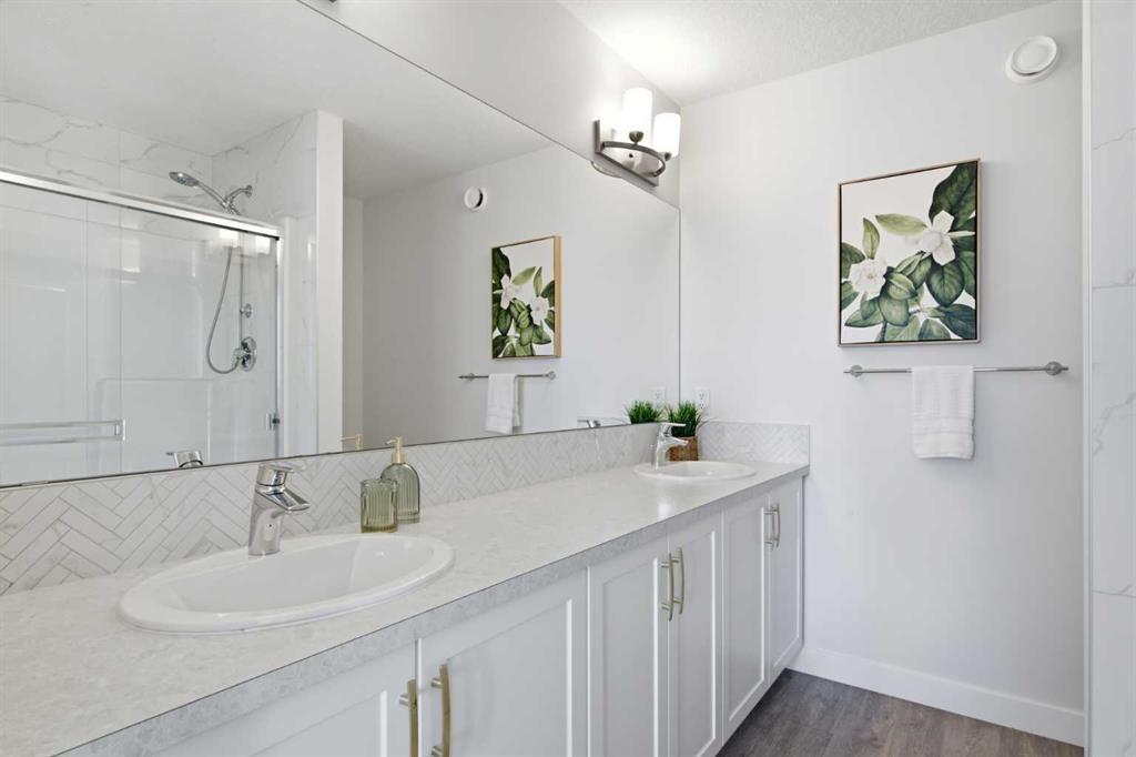 406 Masters Road Se, Calgary, AB - Indoor Photo Showing Bathroom