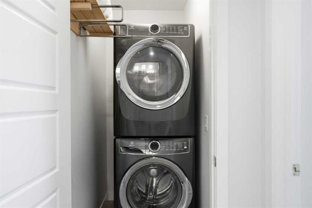 406 Masters Road Se, Calgary, AB - Indoor Photo Showing Laundry Room