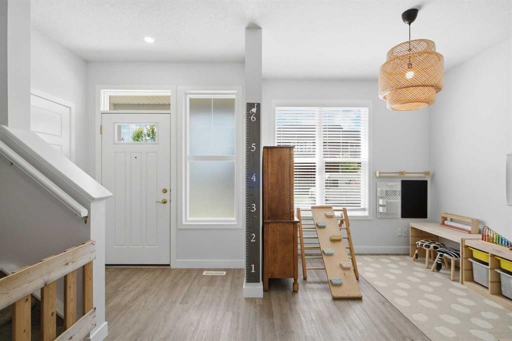 406 Masters Road Se, Calgary, AB - Indoor