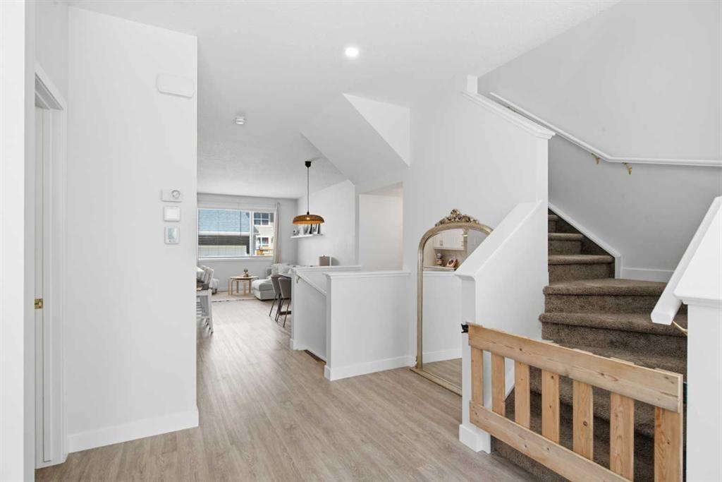 406 Masters Road Se, Calgary, AB - Indoor Photo Showing Other Room
