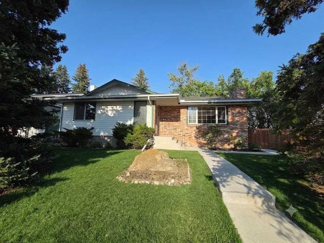 5936 Dalmead Crescent NW Calgary, AB T3A 1E6