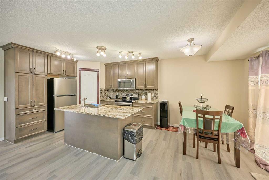 117 Douglas Ridge Circle Se, Calgary, AB 
