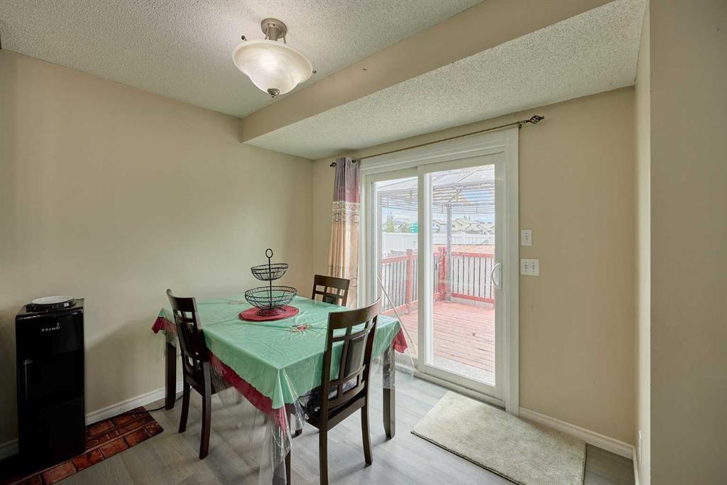 117 Douglas Ridge Circle Se, Calgary, AB 