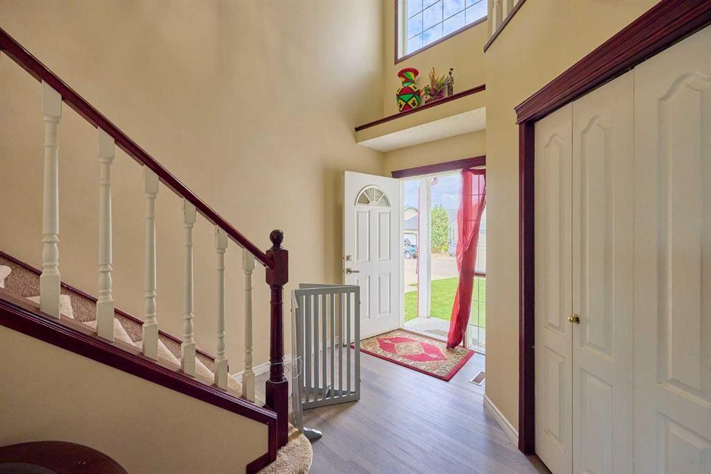117 Douglas Ridge Circle Se, Calgary, AB 