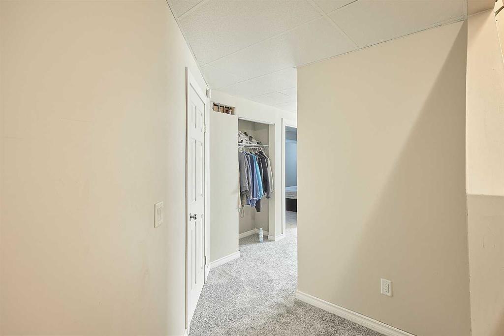 117 Douglas Ridge Circle Se, Calgary, AB 