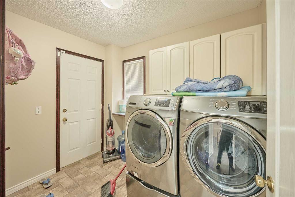117 Douglas Ridge Circle Se, Calgary, AB 