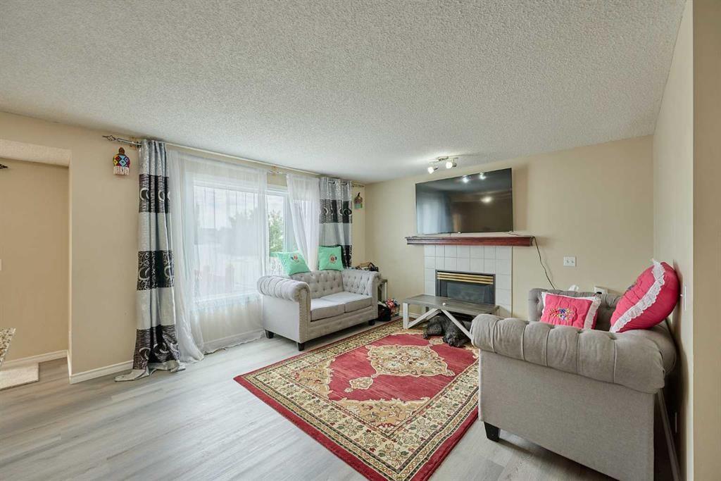 117 Douglas Ridge Circle Se, Calgary, AB 