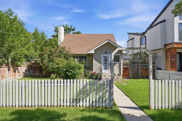 806 Radford Road NE Calgary, AB T2E 5G2