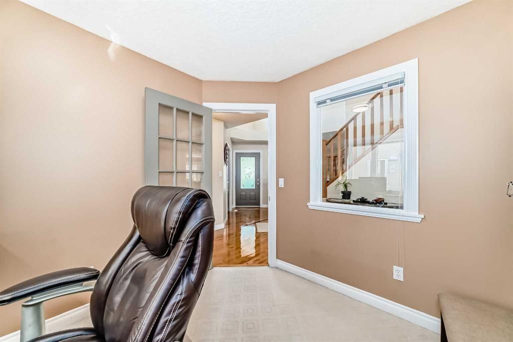 146 Scenic View Close, Calgary, AB - Indoor Photo Showing Other Room