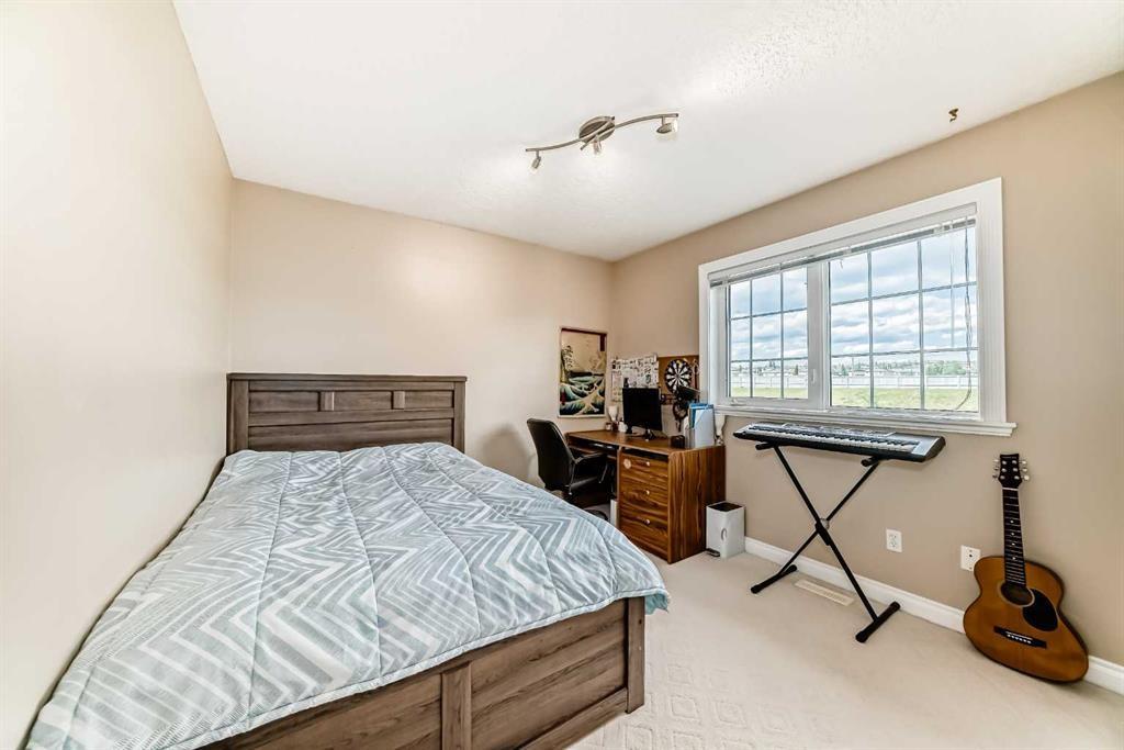 146 Scenic View Close, Calgary, AB - Indoor Photo Showing Bedroom