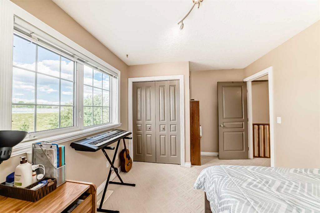 146 Scenic View Close, Calgary, AB - Indoor Photo Showing Bedroom