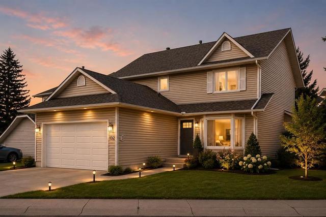 132 Scenic Cove Circle NW Calgary, AB T3L 1M9