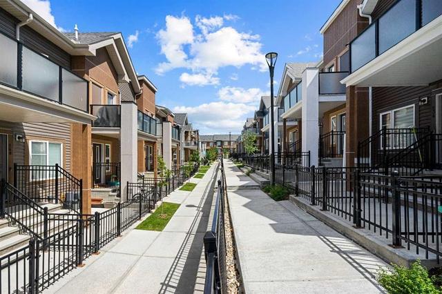 238 Livingston Common NE Calgary, AB T3P 1K1
