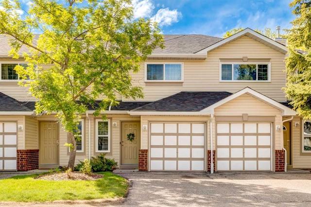 41 Harvest Glen Heights NE Calgary, AB T3K 4L3