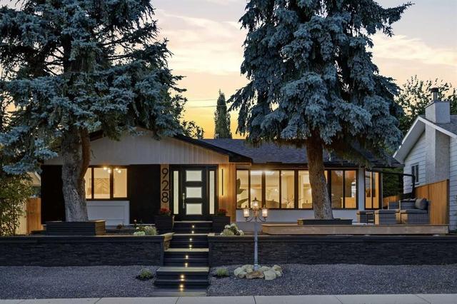 928 120 Avenue SE Calgary, AB T2J 2K7